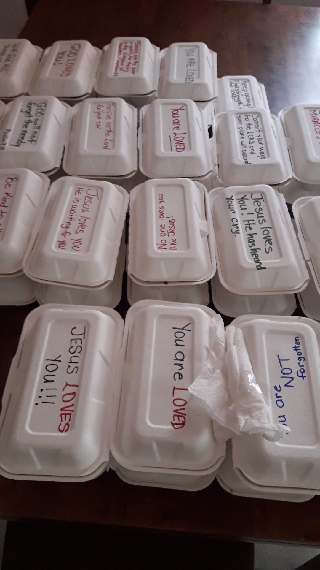 Meal boxes with messages of hope